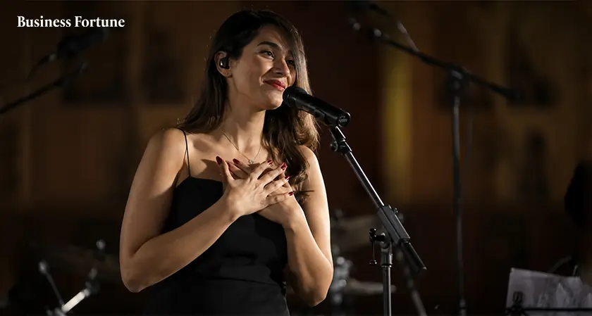  Iranian Singer Arrested Shocking Punishment - Business Fortune 